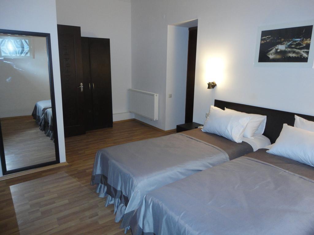 Hotel Corner Tiflis Exterior foto
